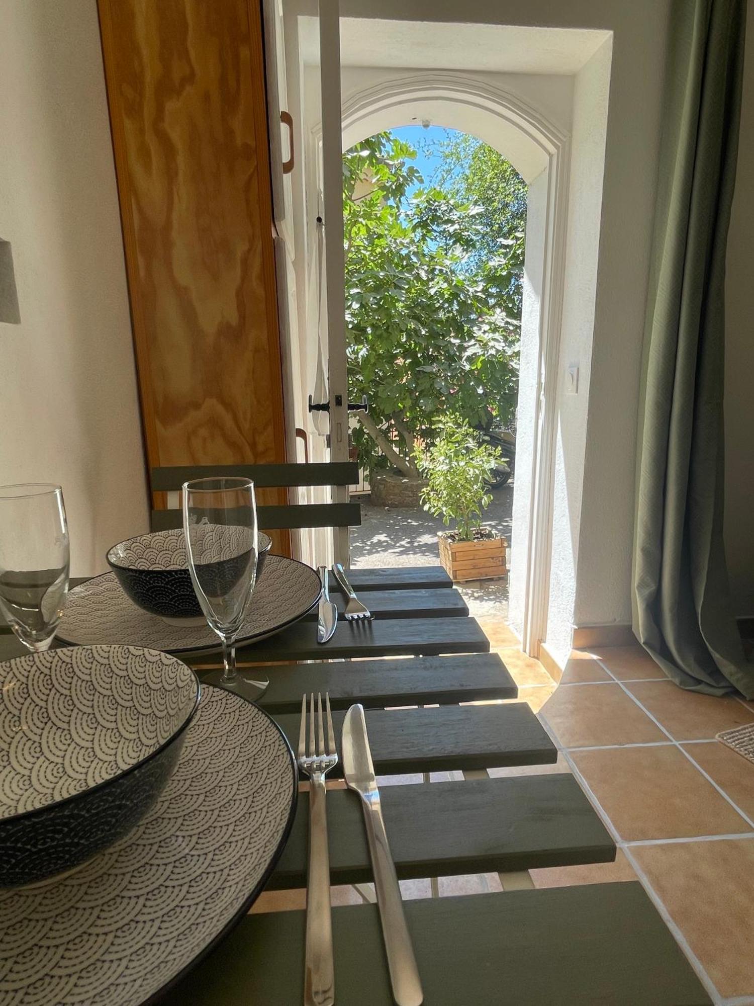 Cosy Studio - Place Du Figuier Bormes-les-Mimosas Luaran gambar