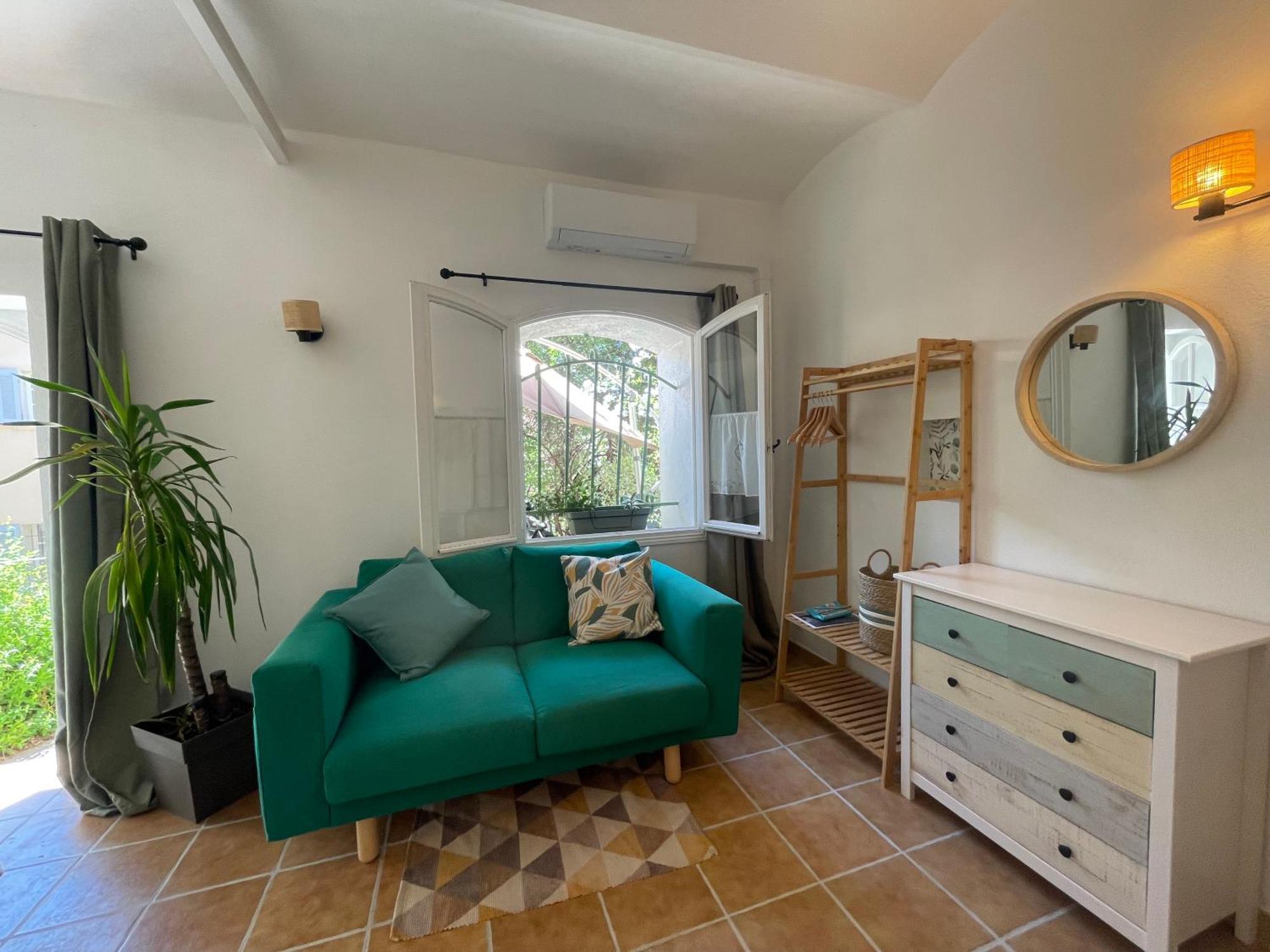 Cosy Studio - Place Du Figuier Bormes-les-Mimosas Luaran gambar